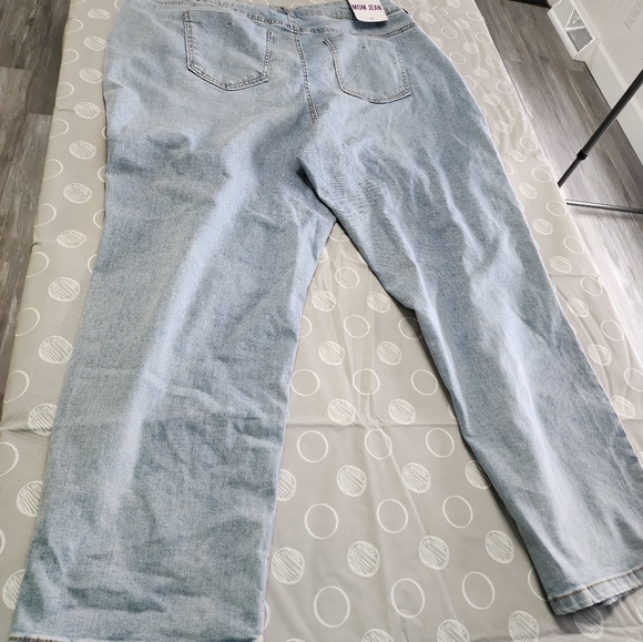 NWT Distressed Vanilla Star Mom Jeans size 16W - Picture 2 of 4